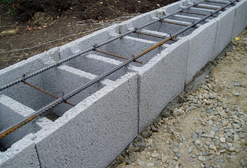 Арболит включает в себя два основных компонента: деревянную стружку и бетон