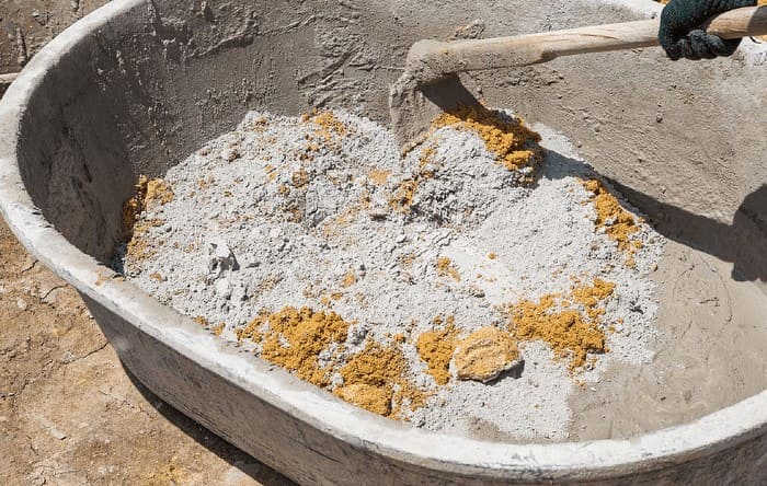 Приготовление цементного раствора сильно зависит от марки цемента и необходимого раствора